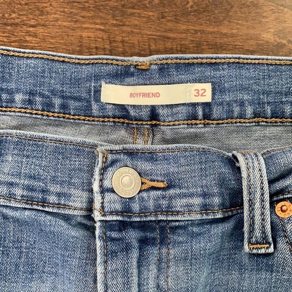 Levi’s Distressed Boyfriend Jeans 32x27 EUC - Picture 3 of 8